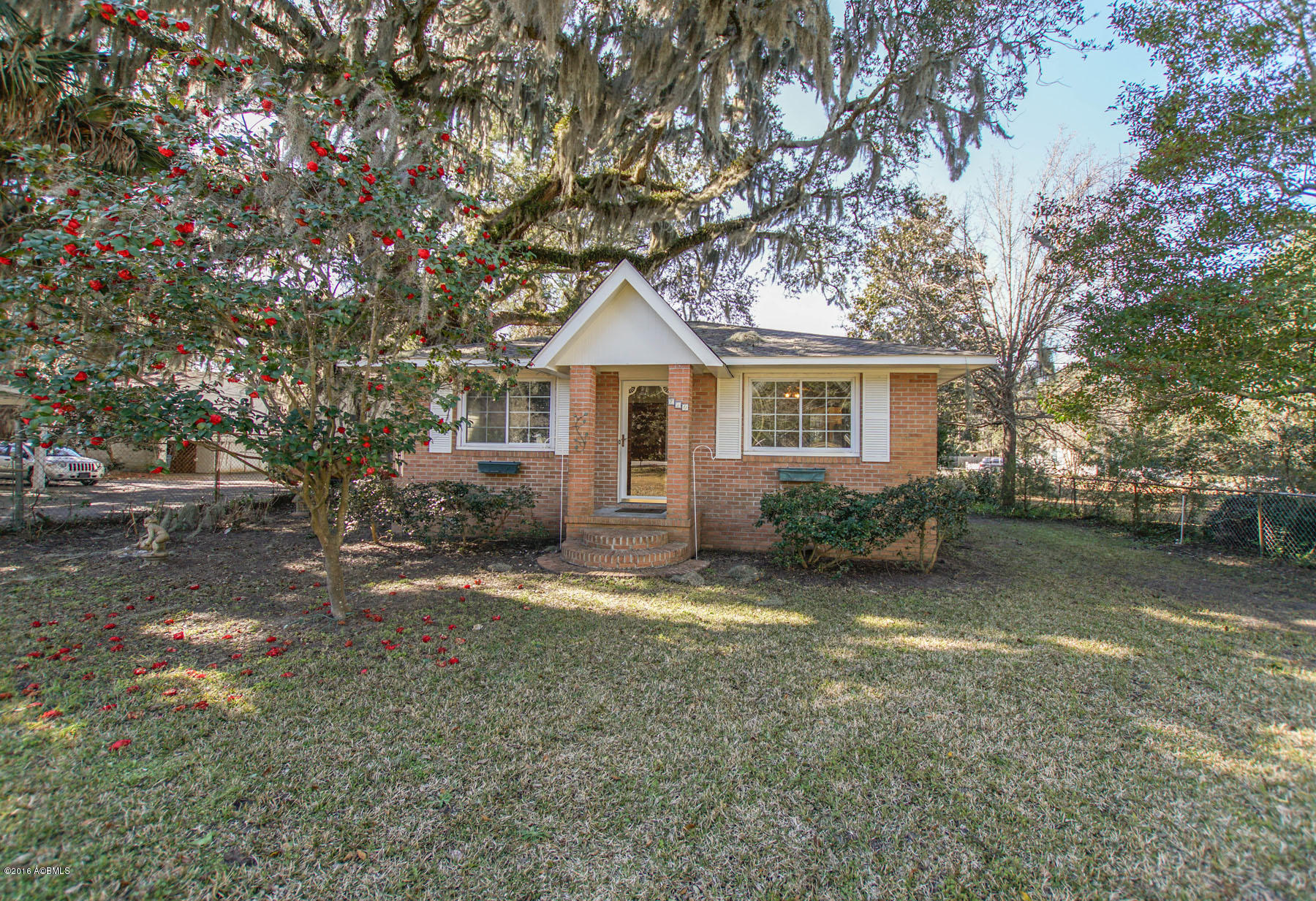 710 Ribaut Road Beaufort, SC 29902 - Photo 1 of 38 DSC05022-1