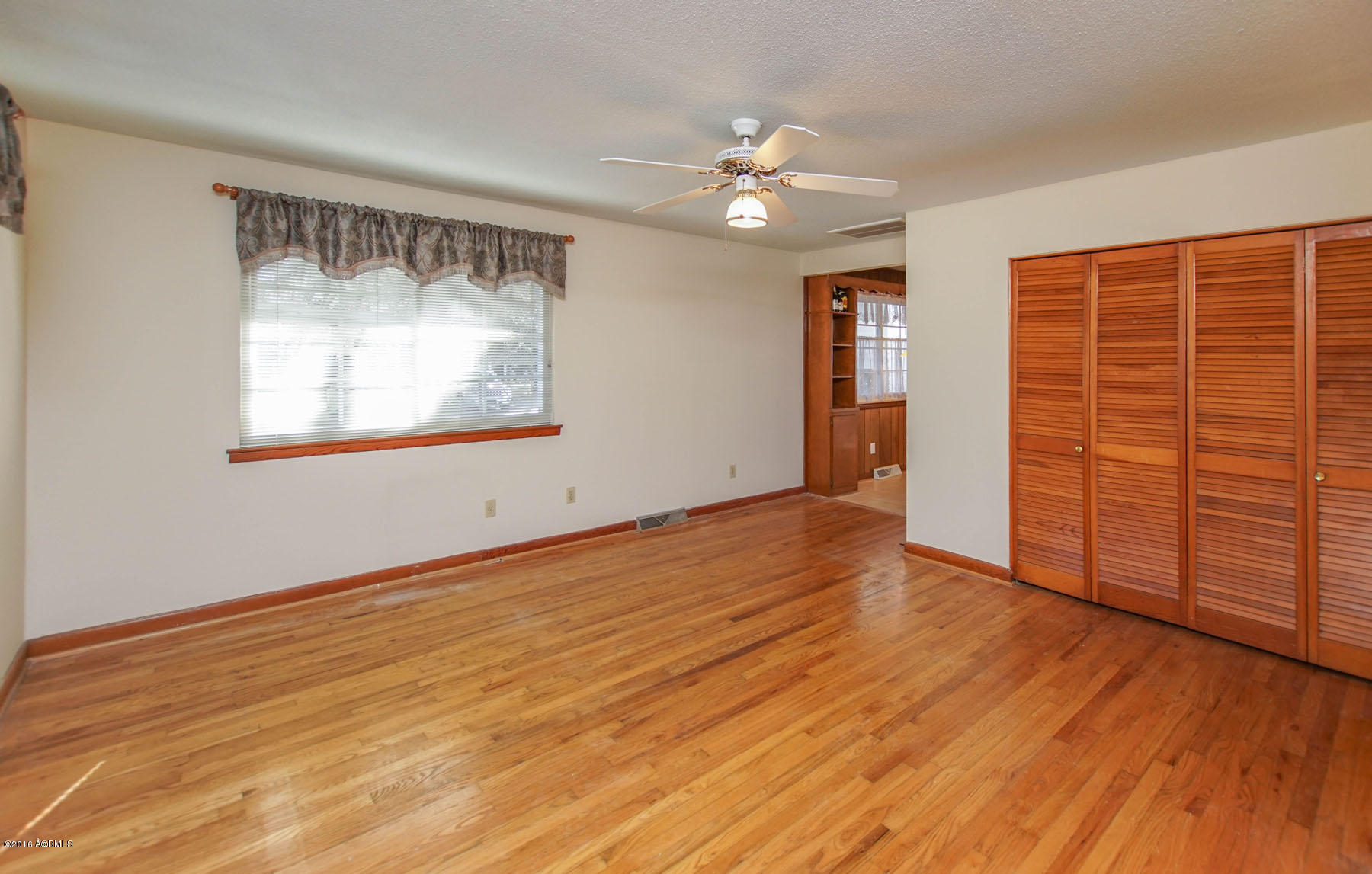 710 Ribaut Road Beaufort, SC 29902 - Photo 5 of 38 DSC05040-1