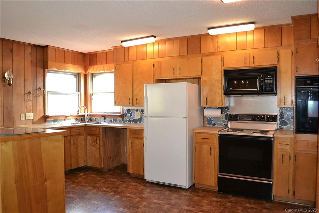 3061 Piedmont Road Morganton, NC 28655 - Photo 9 of 24 Gallery Image 9
