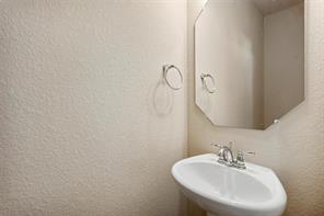 407 Epiphany Lane Pflugerville, TX 78660 - Photo 7 of 29 Bathroom with a sink