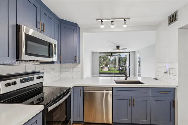 $240,000 | 100 Northwest 76th Avenue, Unit 1082, Plantation, FL 33324