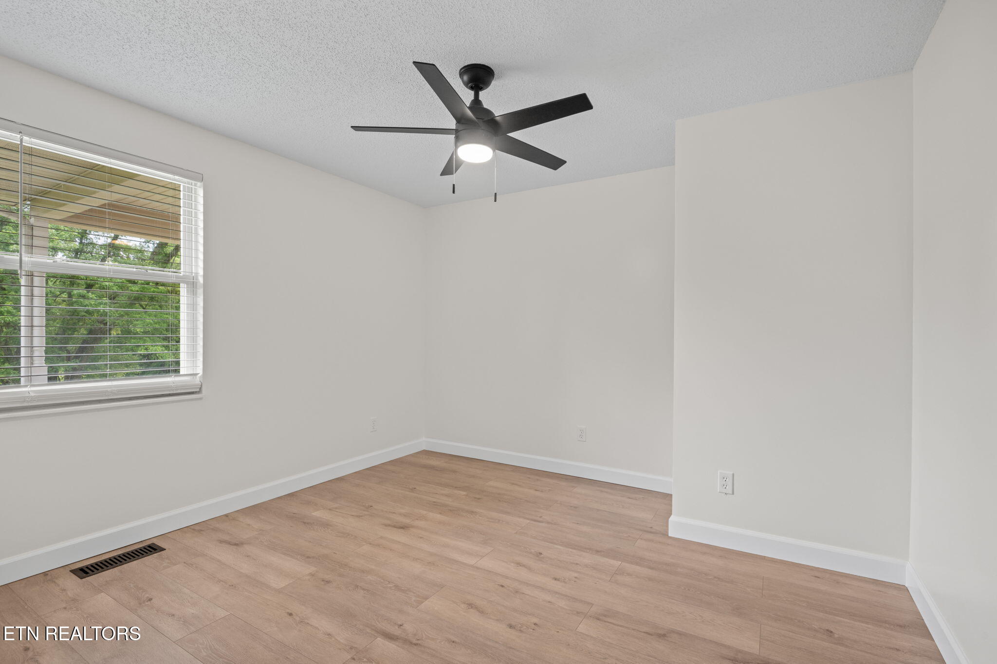 604 Reed Drive Powell, TN 37849 - Photo 17 of 31 29-web-or-mls-604 Reed-7941