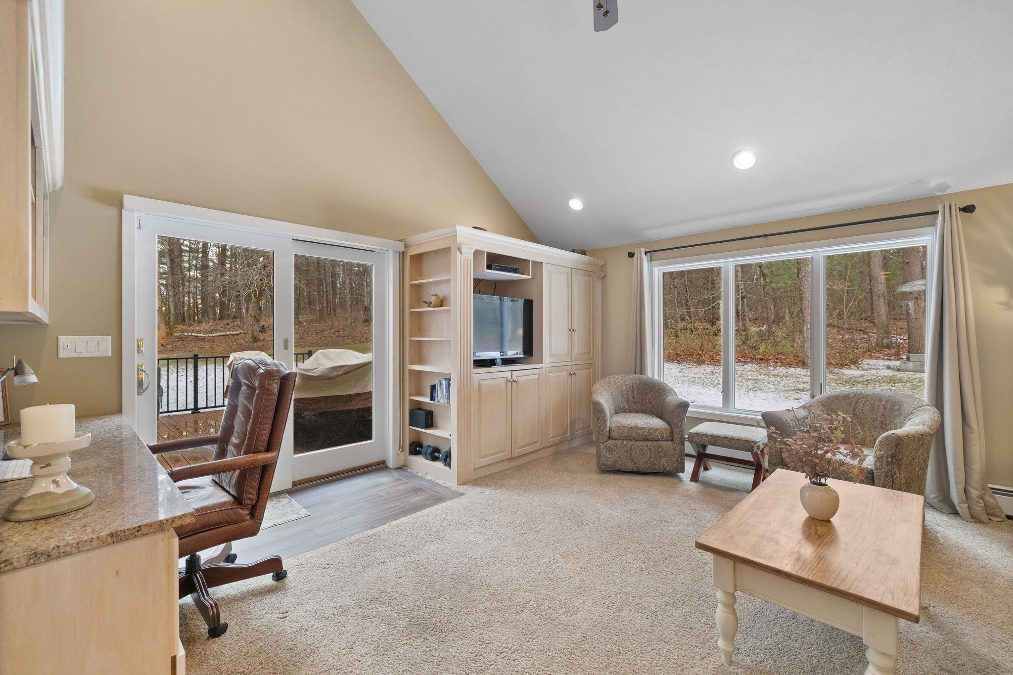 49 Searles Road Windham, NH 03087 - Photo 11 of 60