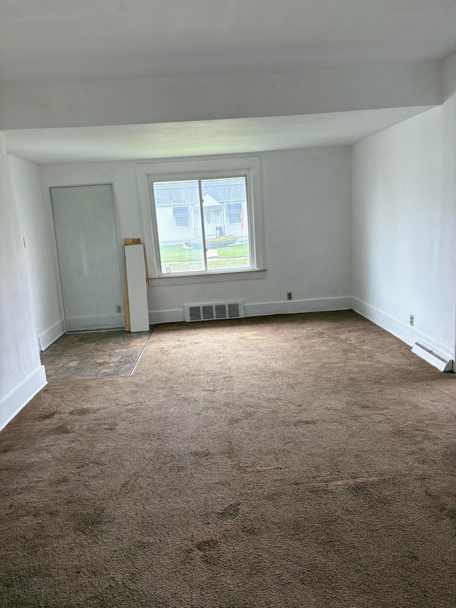 3290 Cheyenne Avenue Burton, MI 48529 - Photo 11 of 16 IMG_6656