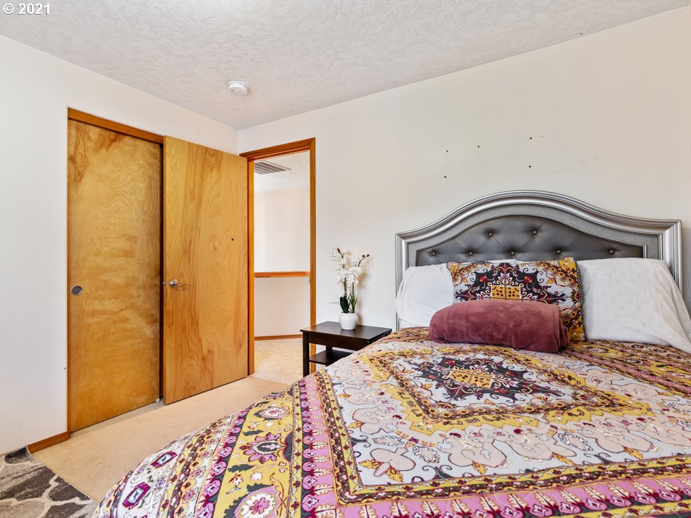 673 Northeast Anderson Road Gresham, OR 97030 - Photo 11 of 28 Gallery Image 11