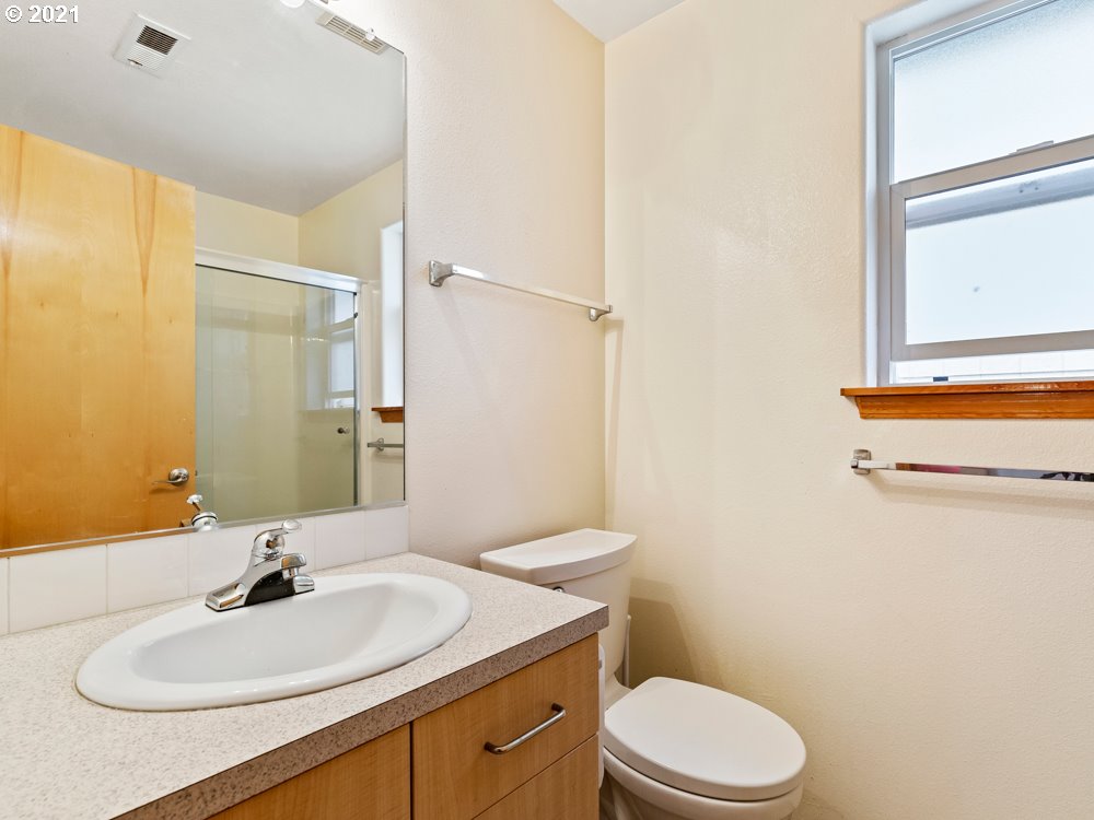 673 Northeast Anderson Road Gresham, OR 97030 - Photo 12 of 28 Gallery Image 12