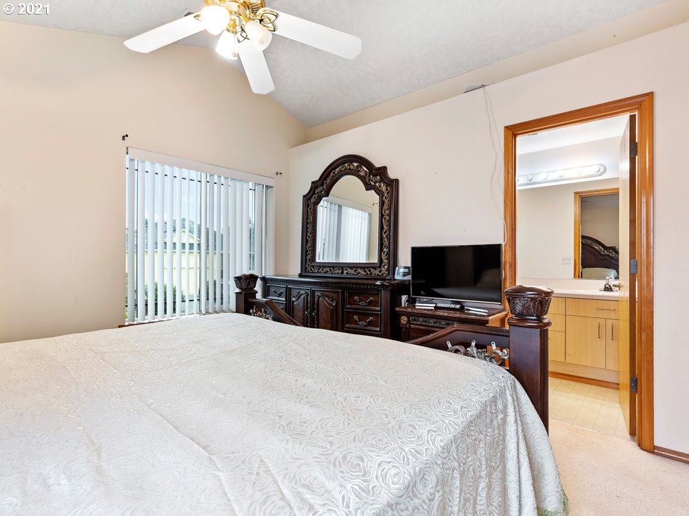 673 Northeast Anderson Road Gresham, OR 97030 - Photo 16 of 28 Gallery Image 16