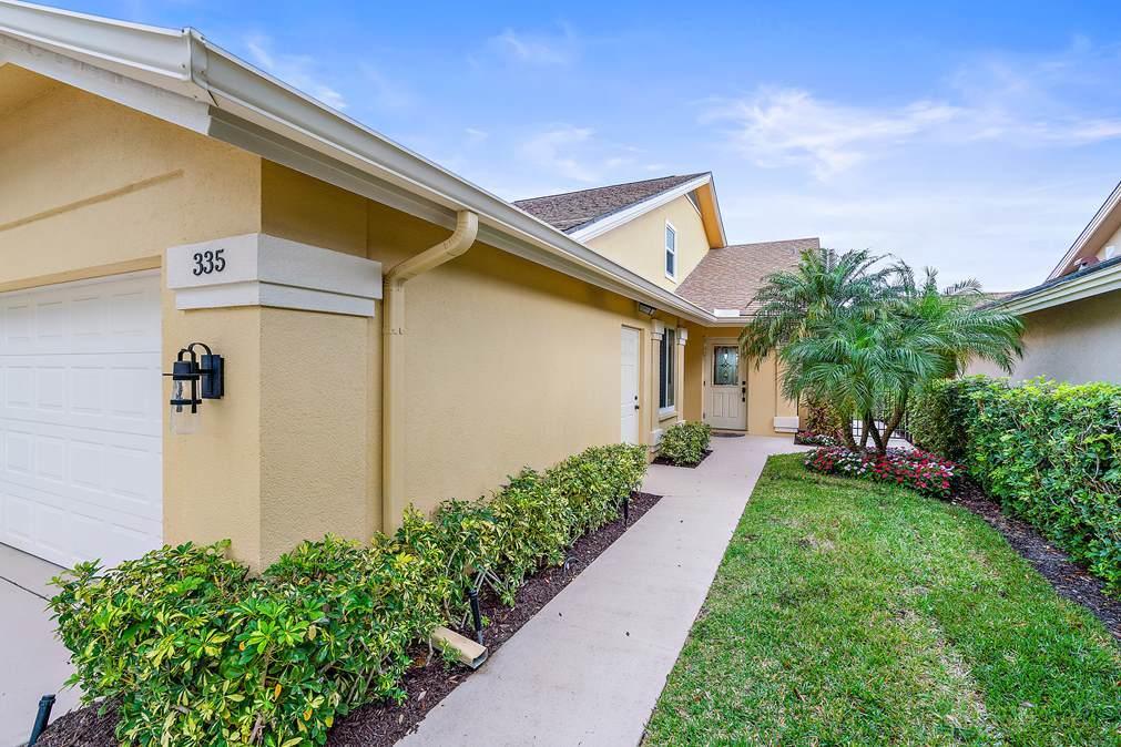 335 Ridge Road Jupiter, FL 33477 - Photo 3 of 26 335 Ridge Rd-2