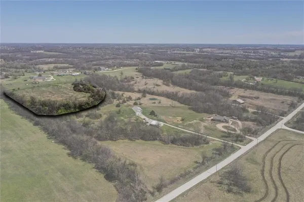 $750,000 | 1171 Northwest 250th Road, Holden, MO 64040