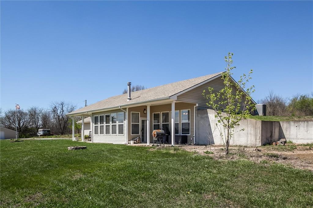 1171 Northwest 250th Road Holden, MO 64040 - Photo 5 of 41