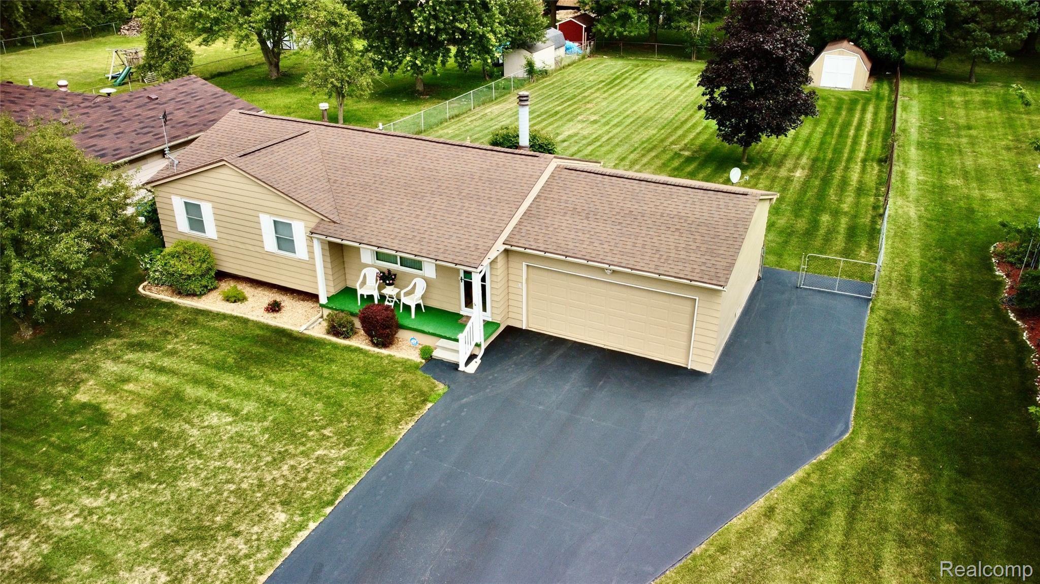 6115 Rocking Chair Road Grand Blanc, MI 48439 - Photo 2 of 29 DJI_0109.jpeg