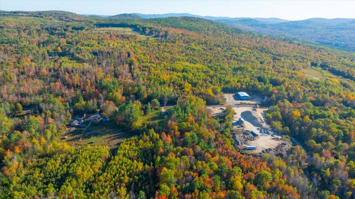 729 Main Street Sumner, ME 04292 - Photo 5 of 12 729 Main St