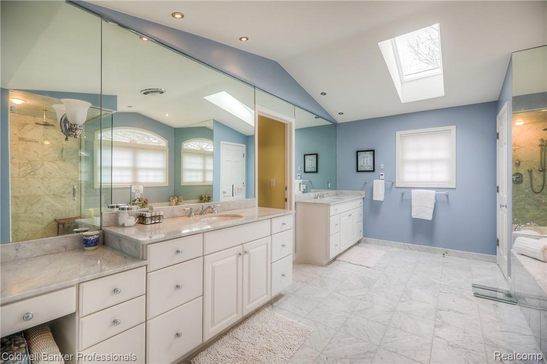 154 Hamilton Road Bloomfield Hills, MI 48301 - Photo 35 of 48 -57.jpg