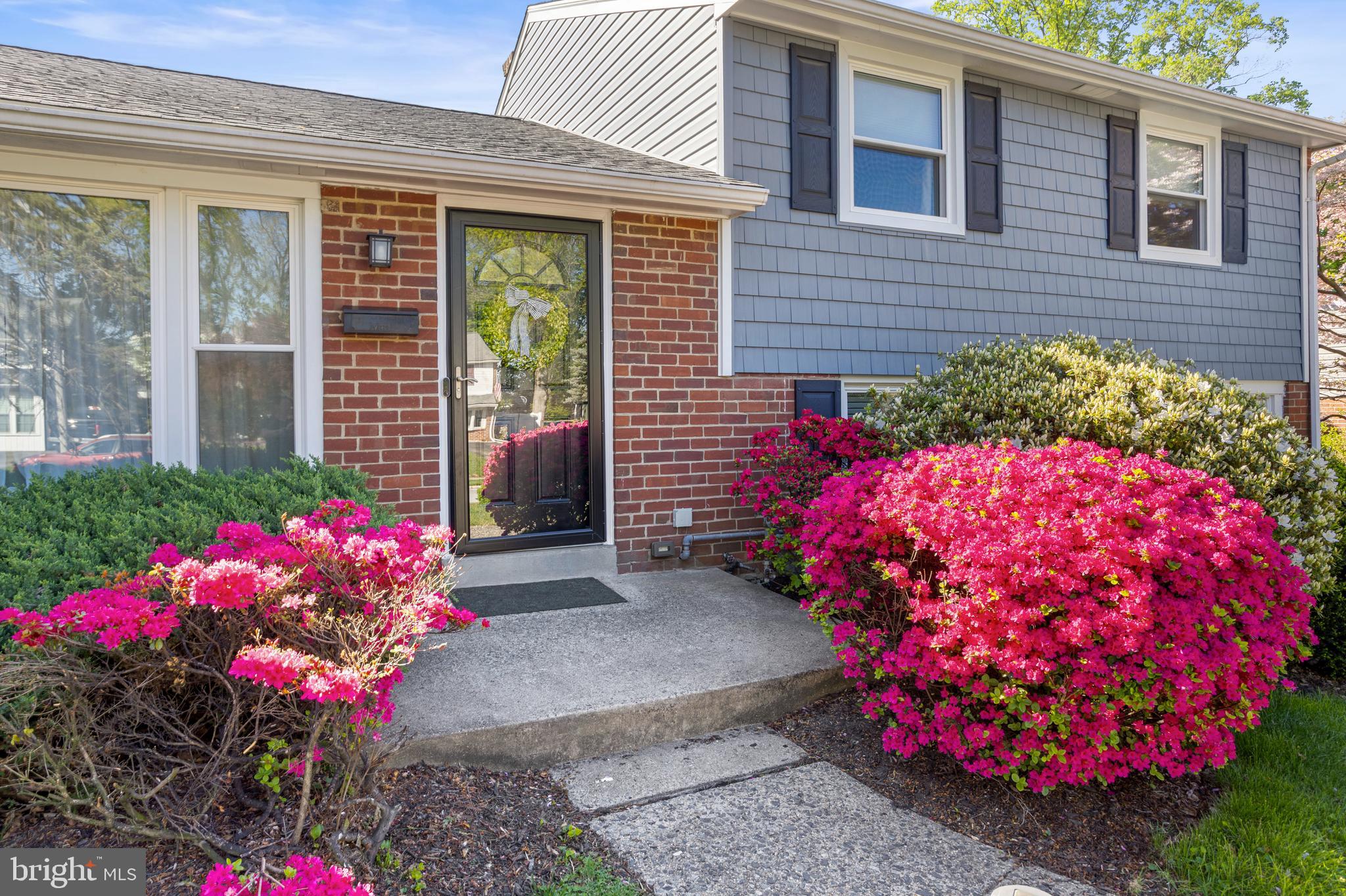 105 Longview Drive Springfield, PA 19064 - Photo 3 of 33 a front view of a house
