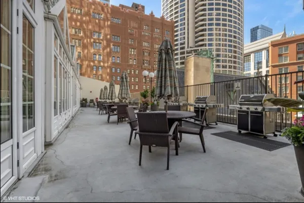 $3,000 | 111 East Chestnut Street, Unit 22H, Chicago, IL 60611