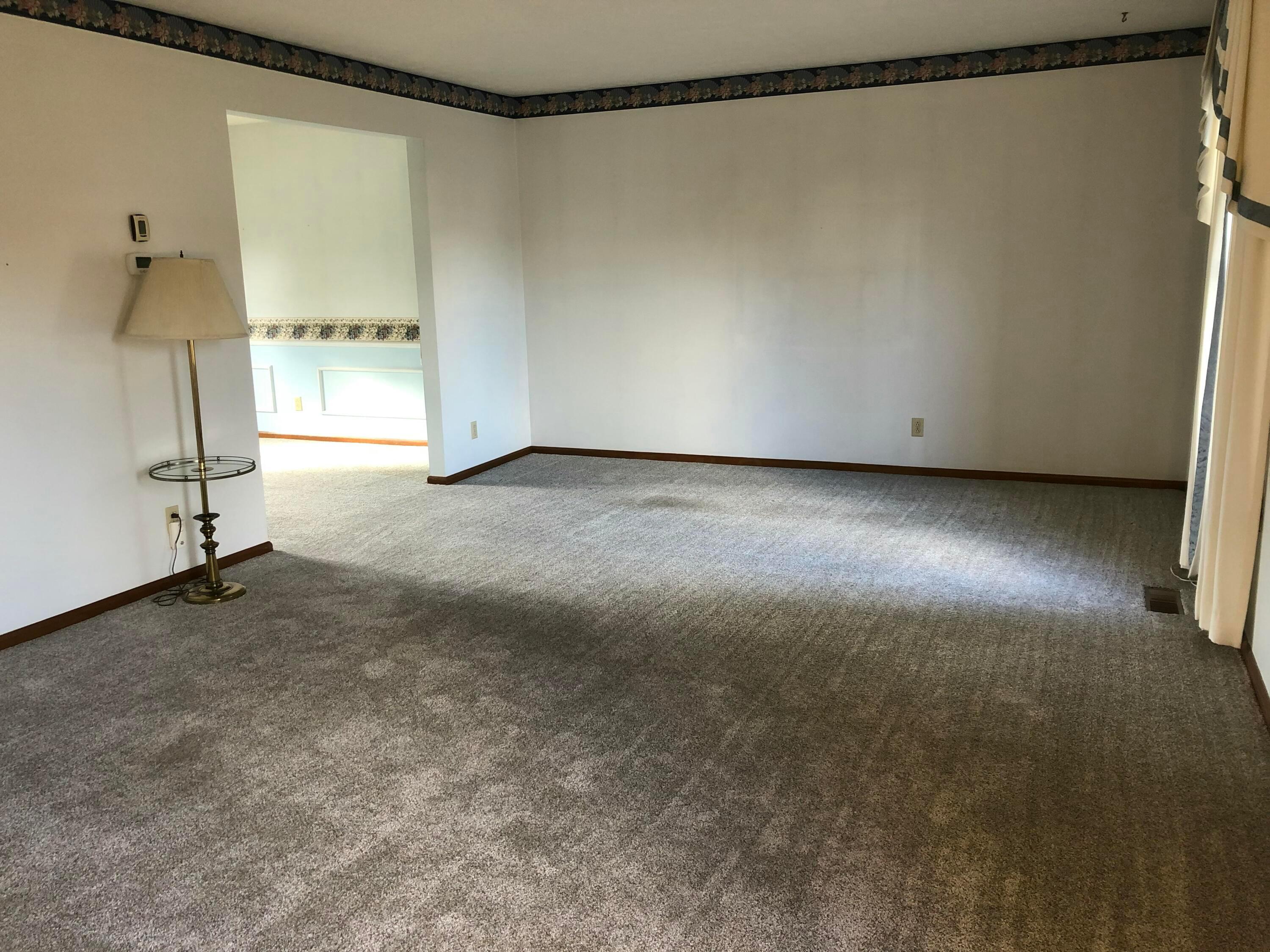 1667 Marion-Edison Road Marion, OH 43302 - Photo 3 of 20 Living Room