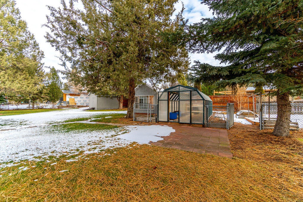 63620 Boyd Acres Road Bend, OR 97701 - Photo 27 of 53 RileyVisuals-16