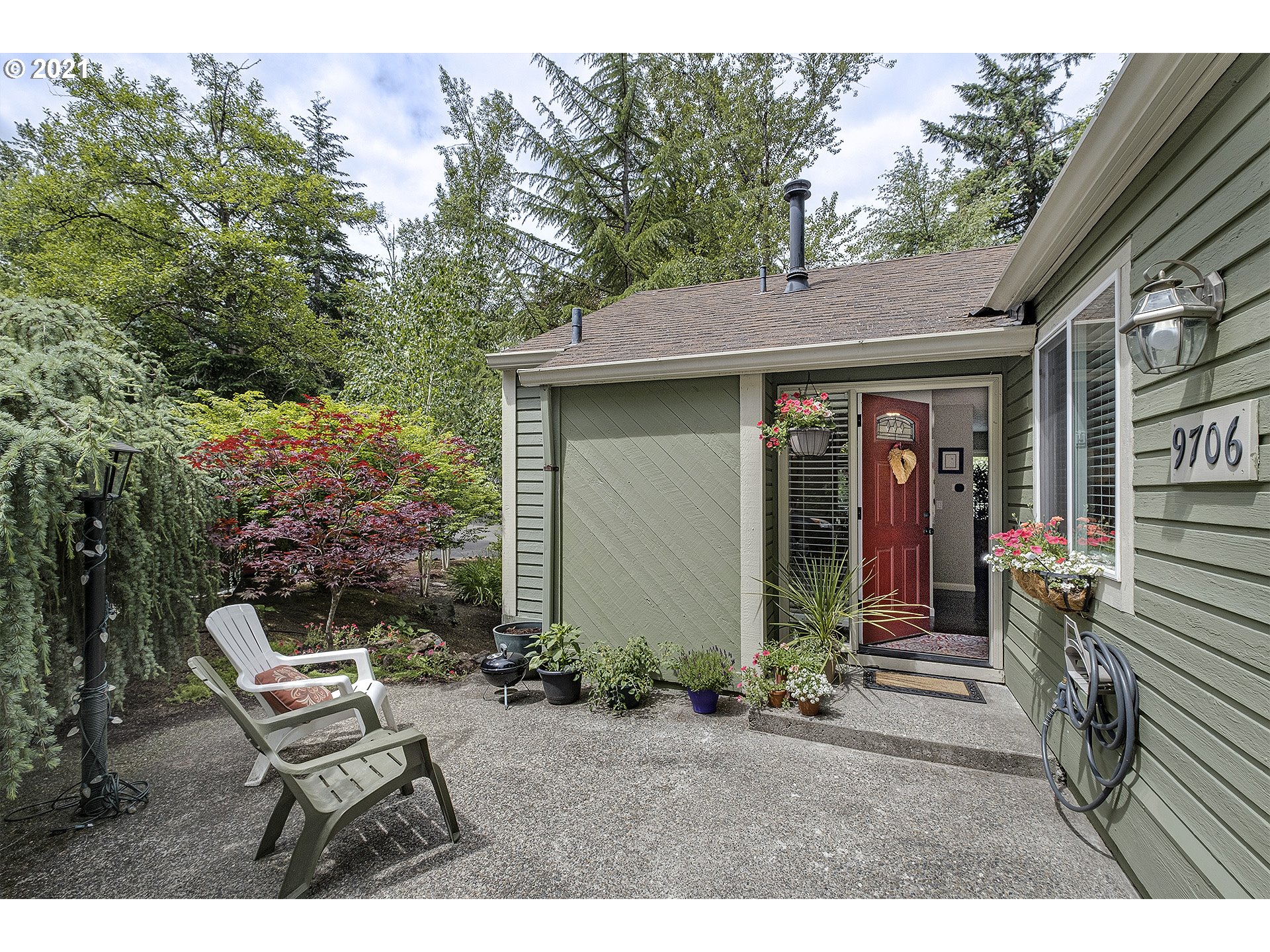 9706 Southwest Quail Post Road Portland, OR 97219 - Photo 1 of 31 Gallery Image 1