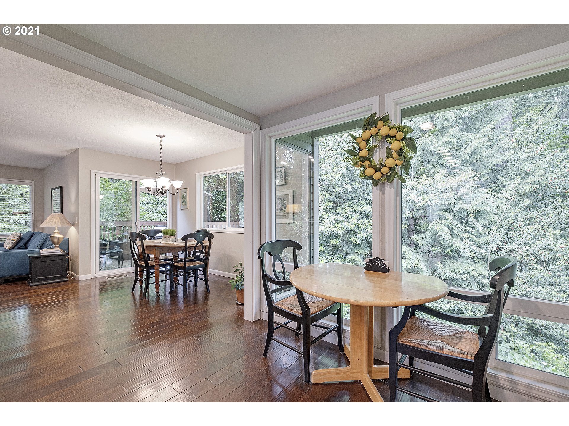 9706 Southwest Quail Post Road Portland, OR 97219 - Photo 12 of 31 Gallery Image 12