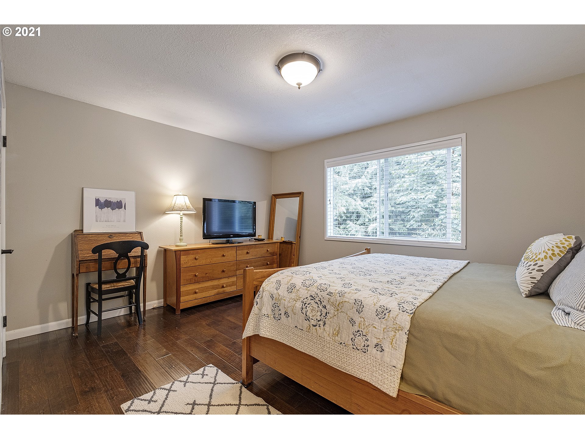 9706 Southwest Quail Post Road Portland, OR 97219 - Photo 19 of 31 Gallery Image 19