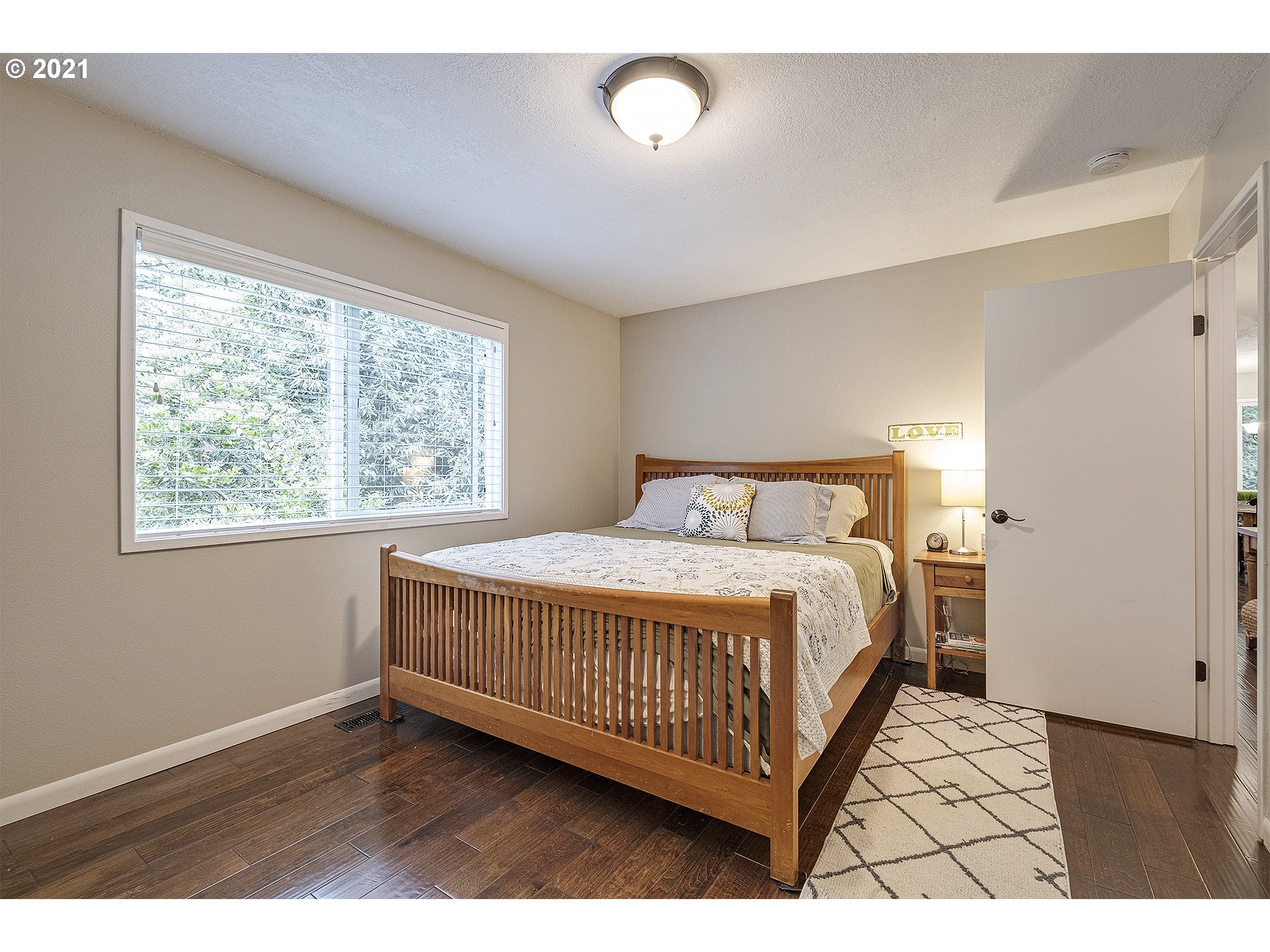 9706 Southwest Quail Post Road Portland, OR 97219 - Photo 20 of 31 Gallery Image 20