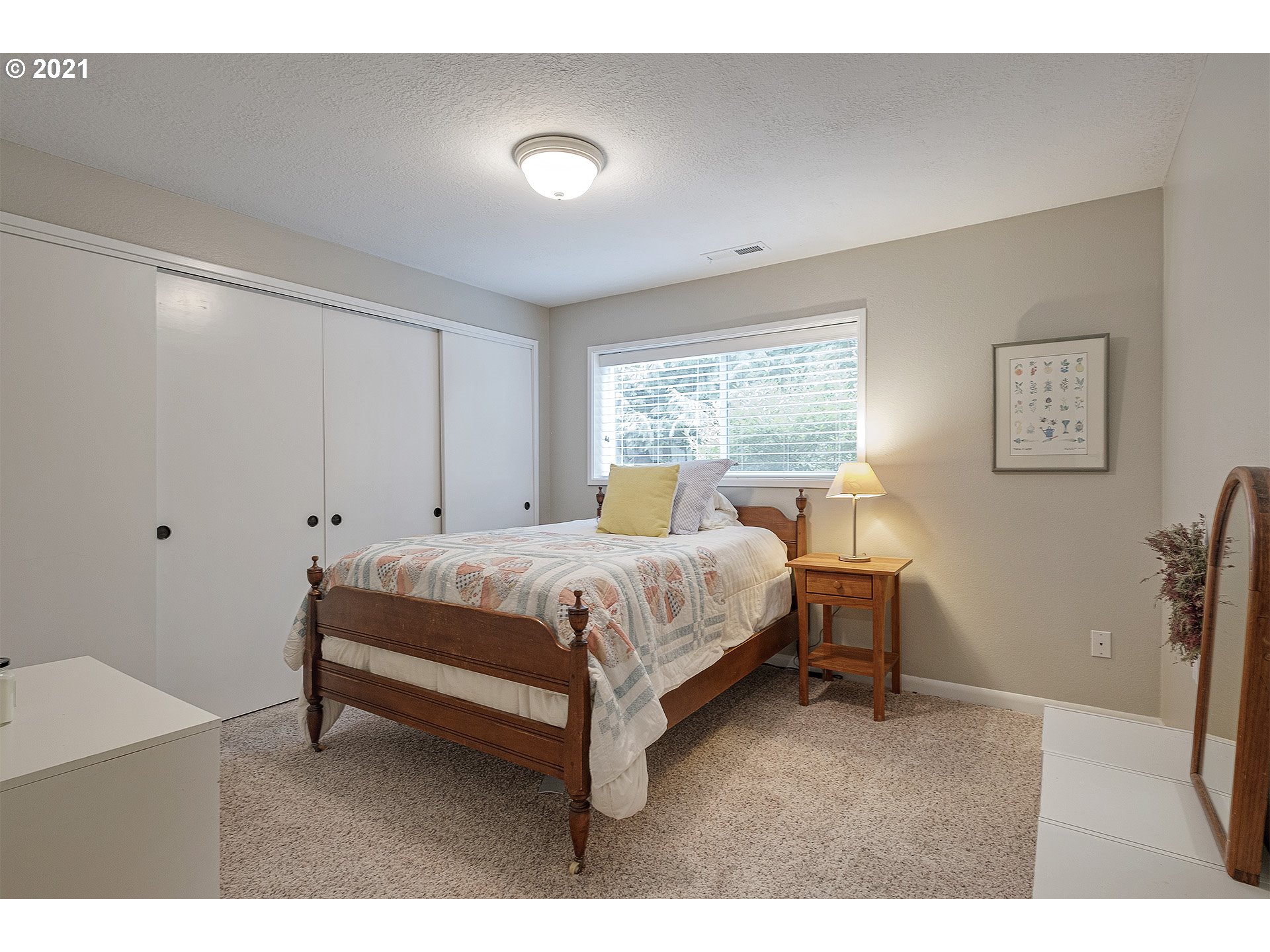 9706 Southwest Quail Post Road Portland, OR 97219 - Photo 29 of 31 Gallery Image 29