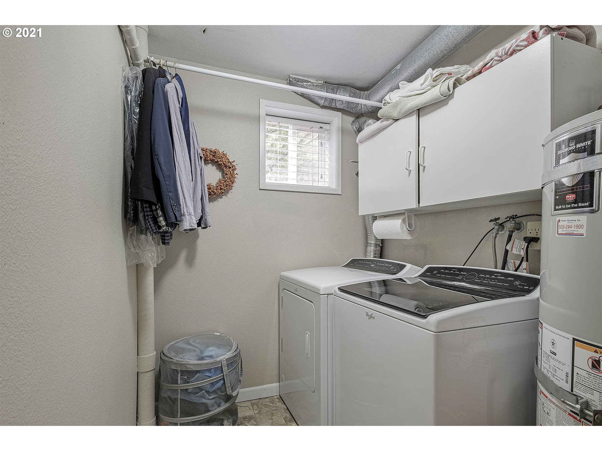 9706 Southwest Quail Post Road Portland, OR 97219 - Photo 30 of 31 Gallery Image 30