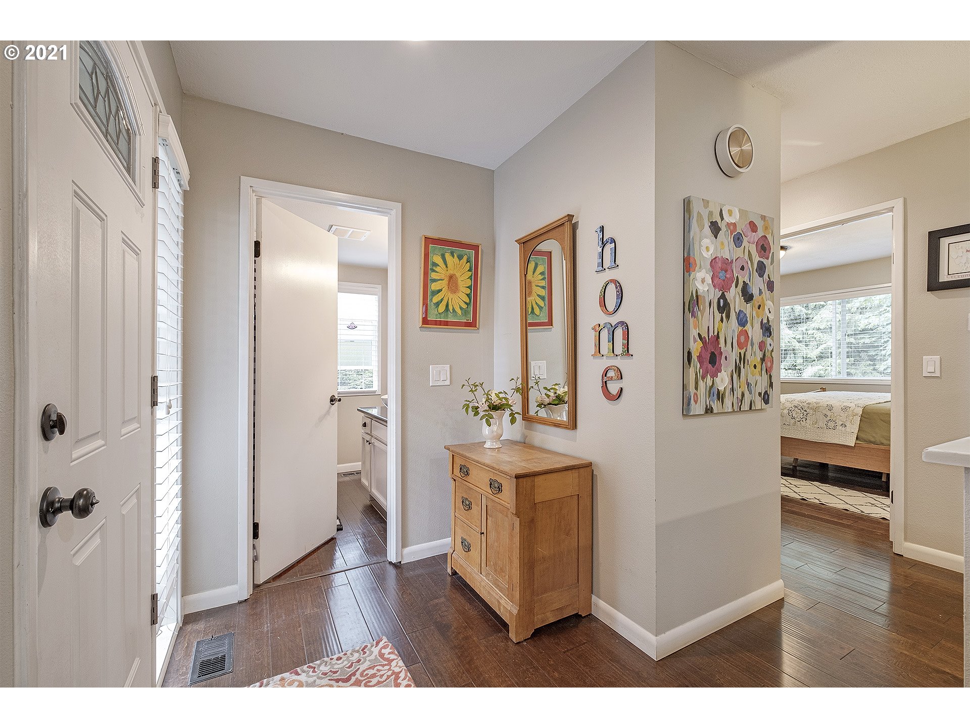 9706 Southwest Quail Post Road Portland, OR 97219 - Photo 4 of 31 Gallery Image 4