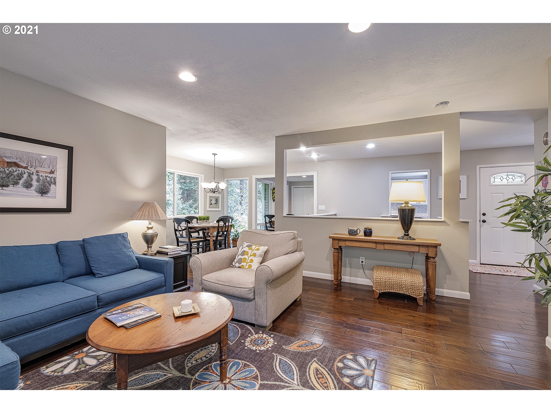 9706 Southwest Quail Post Road Portland, OR 97219 - Photo 6 of 31 Gallery Image 6