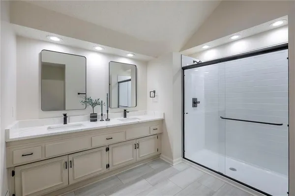 $359,900 | 203 Northeast Crescent Street, Lee's Summit, MO 64086