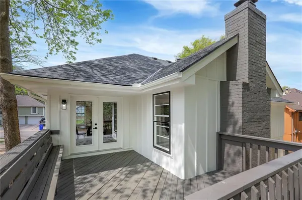 $359,900 | 203 Northeast Crescent Street, Lee's Summit, MO 64086