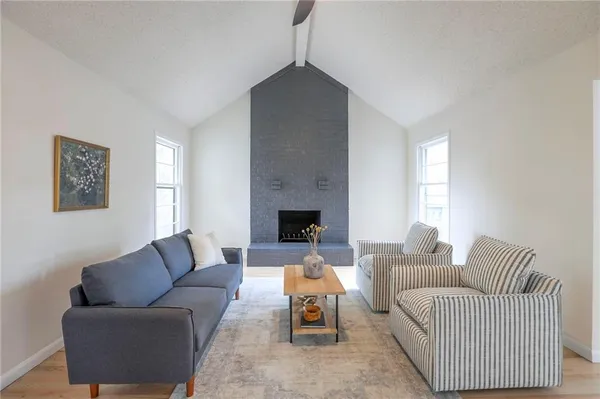 $359,900 | 203 Northeast Crescent Street, Lee's Summit, MO 64086