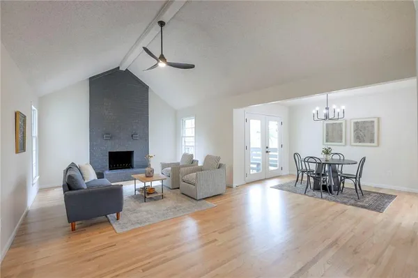 $359,900 | 203 Northeast Crescent Street, Lee's Summit, MO 64086