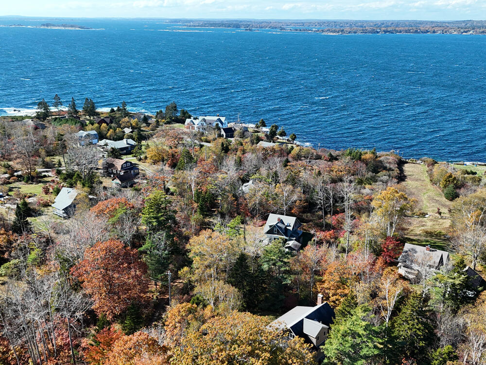 9 Blinn Road New Harbor, ME 04554 - Photo 3 of 37
