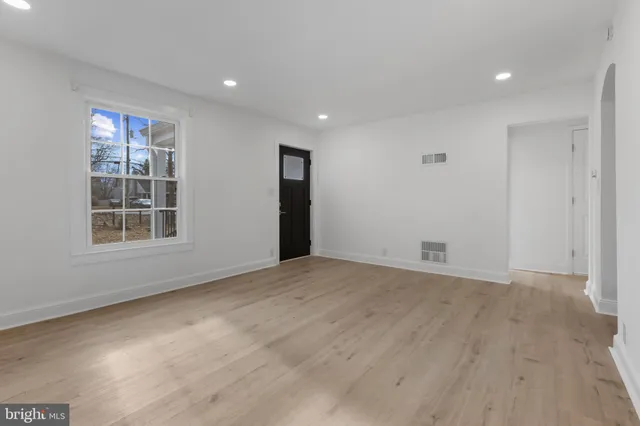 $1,148,000 | 3284 Annandale Road, Falls Church, VA 22042