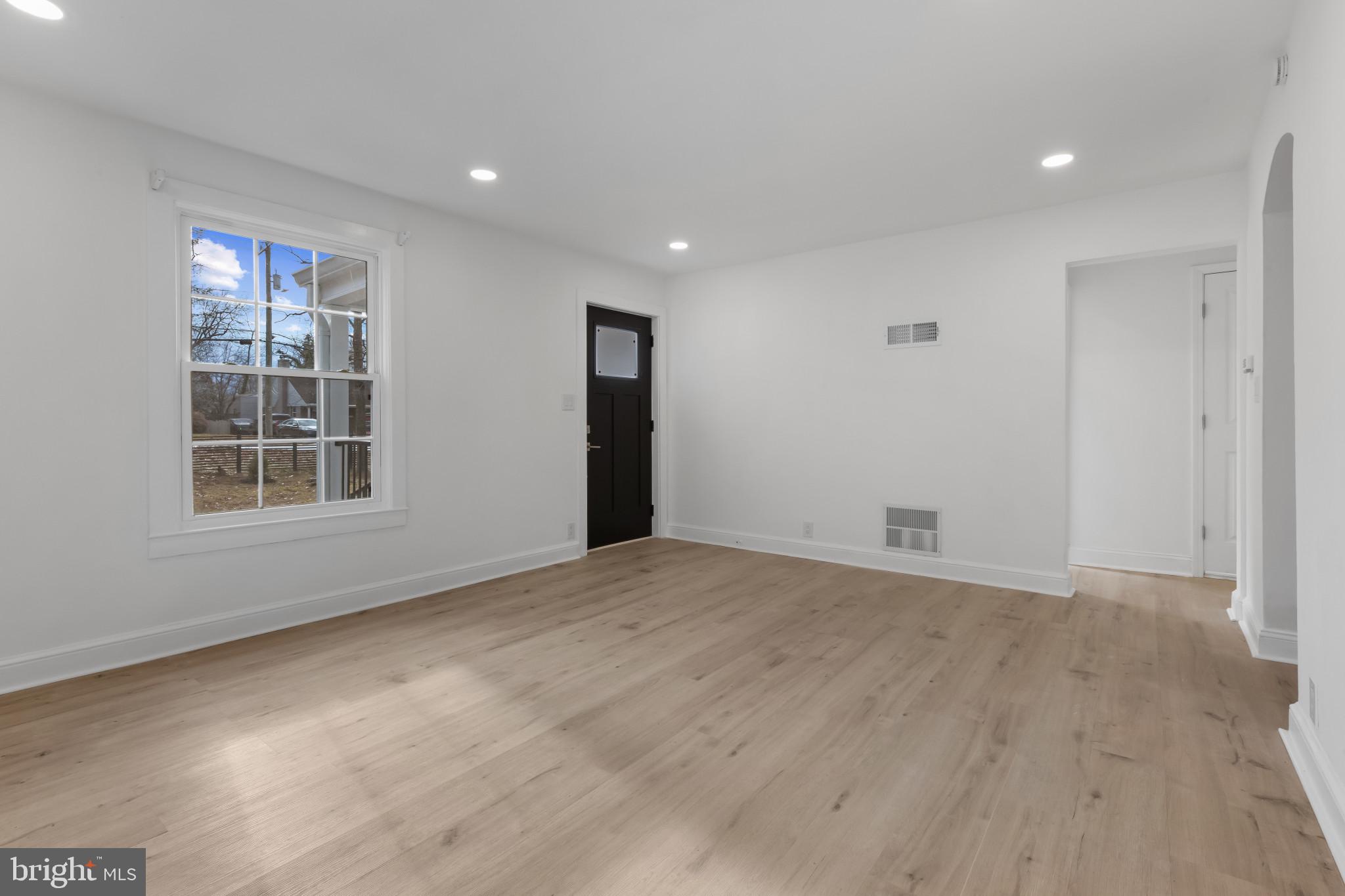 3284 Annandale Road Falls Church, VA 22042 - Photo 12 of 42