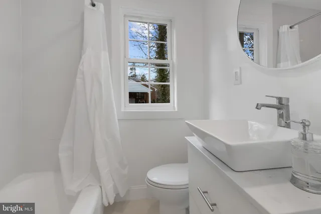 $1,148,000 | 3284 Annandale Road, Falls Church, VA 22042