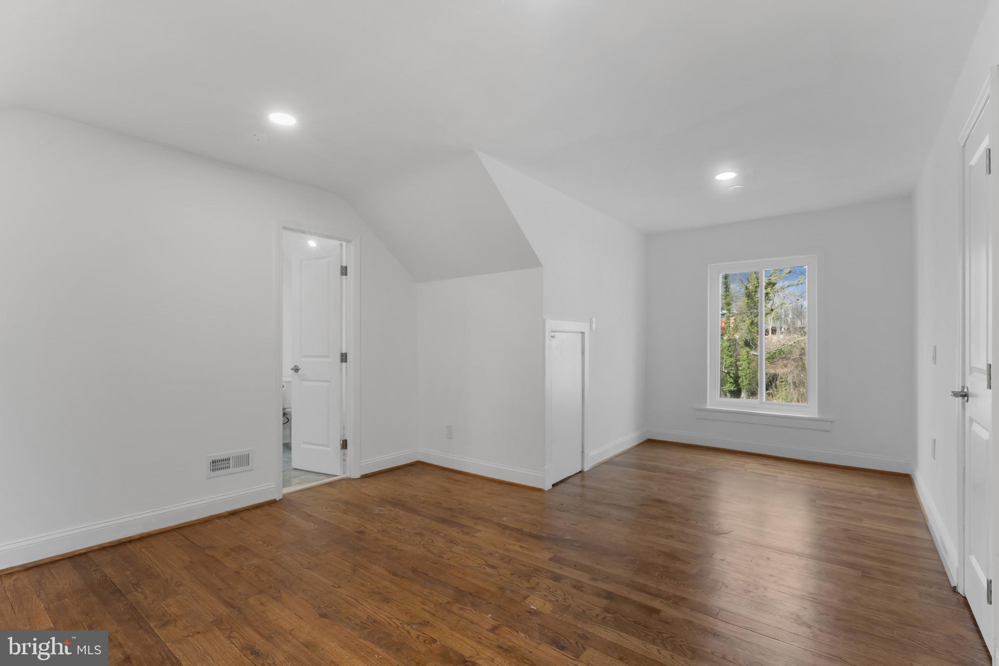 3284 Annandale Road Falls Church, VA 22042 - Photo 25 of 51