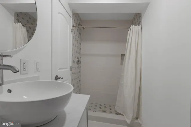 $1,148,000 | 3284 Annandale Road, Falls Church, VA 22042