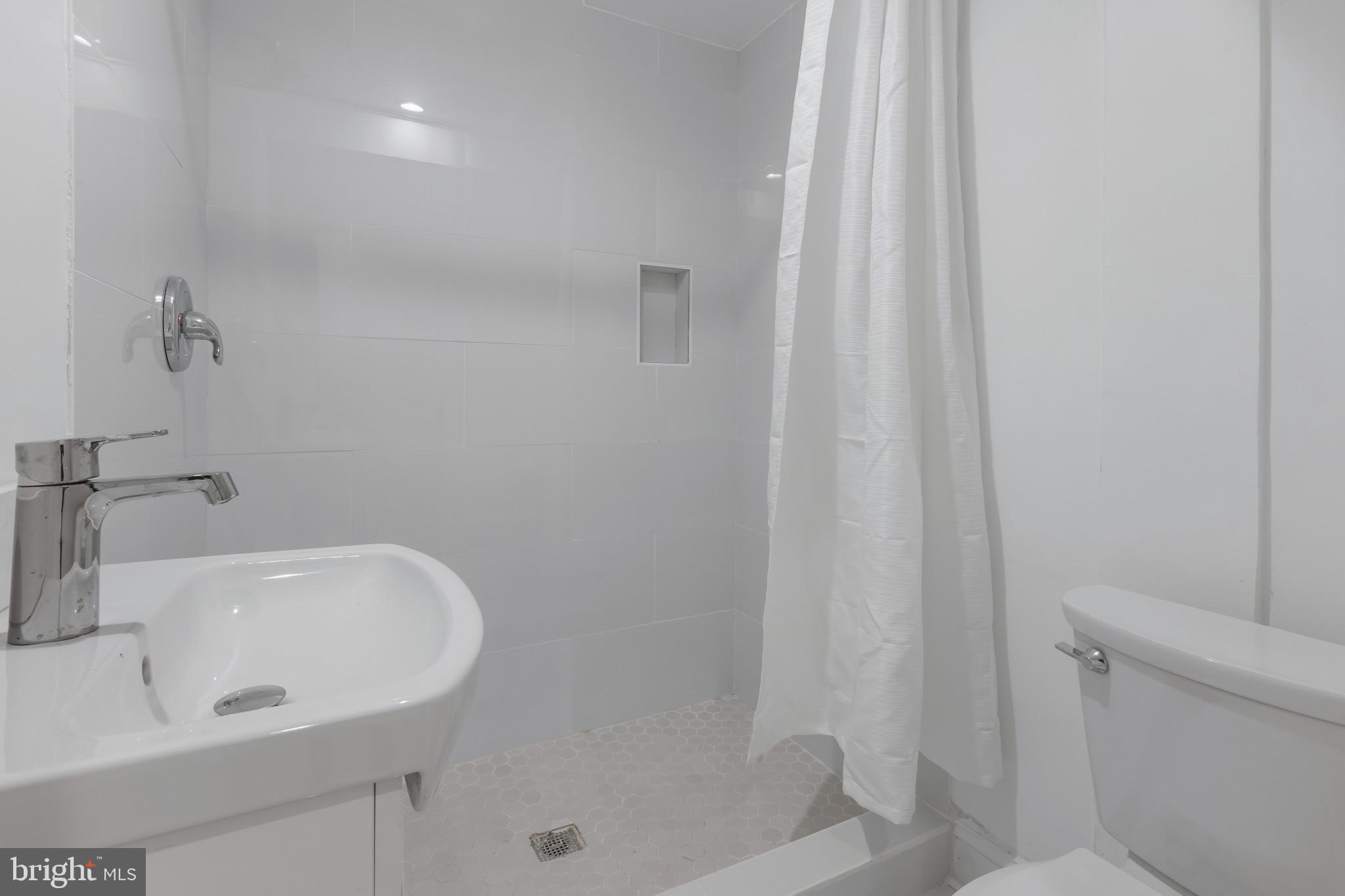 3284 Annandale Road Falls Church, VA 22042 - Photo 33 of 42