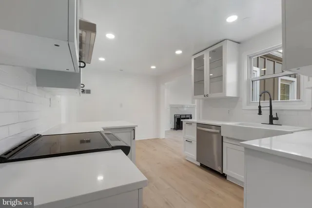 $1,148,000 | 3284 Annandale Road, Falls Church, VA 22042