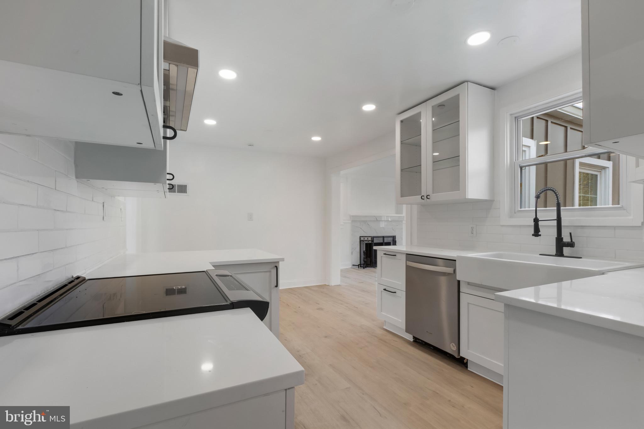 3284 Annandale Road Falls Church, VA 22042 - Photo 10 of 42