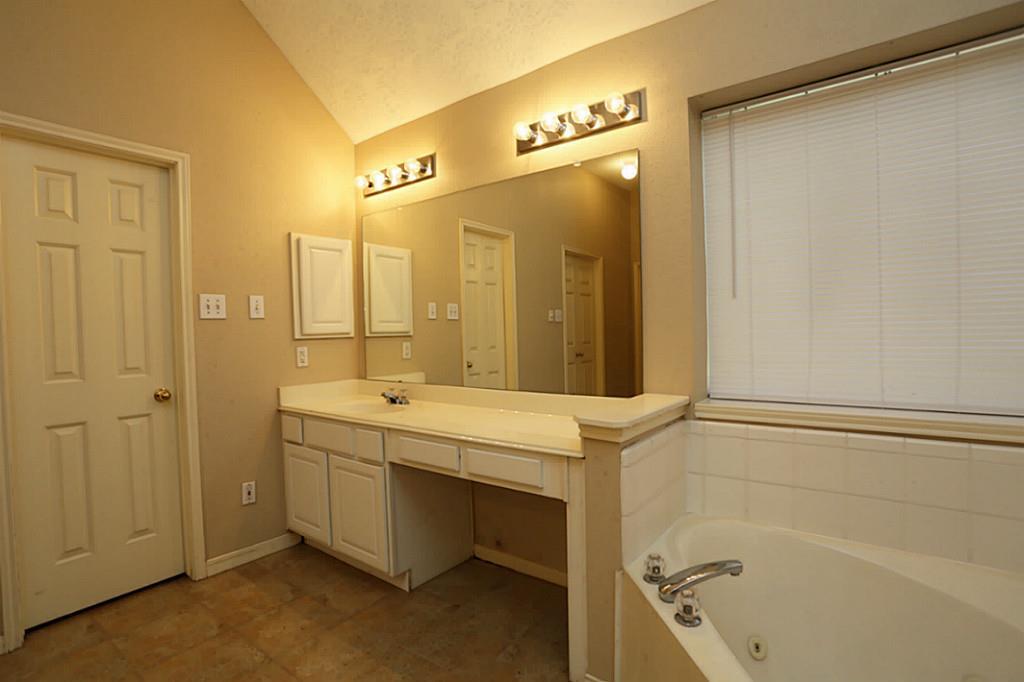 1718 Calmar Drive Spring, TX 77386 - Photo 15 of 26
