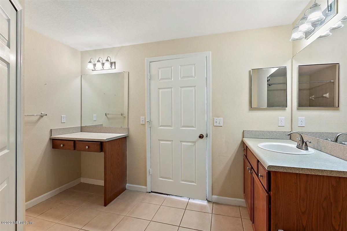 8550 Touchton Road, Unit 1323 Jacksonville, FL 32216 - Photo 17 of 25 Bathroom
