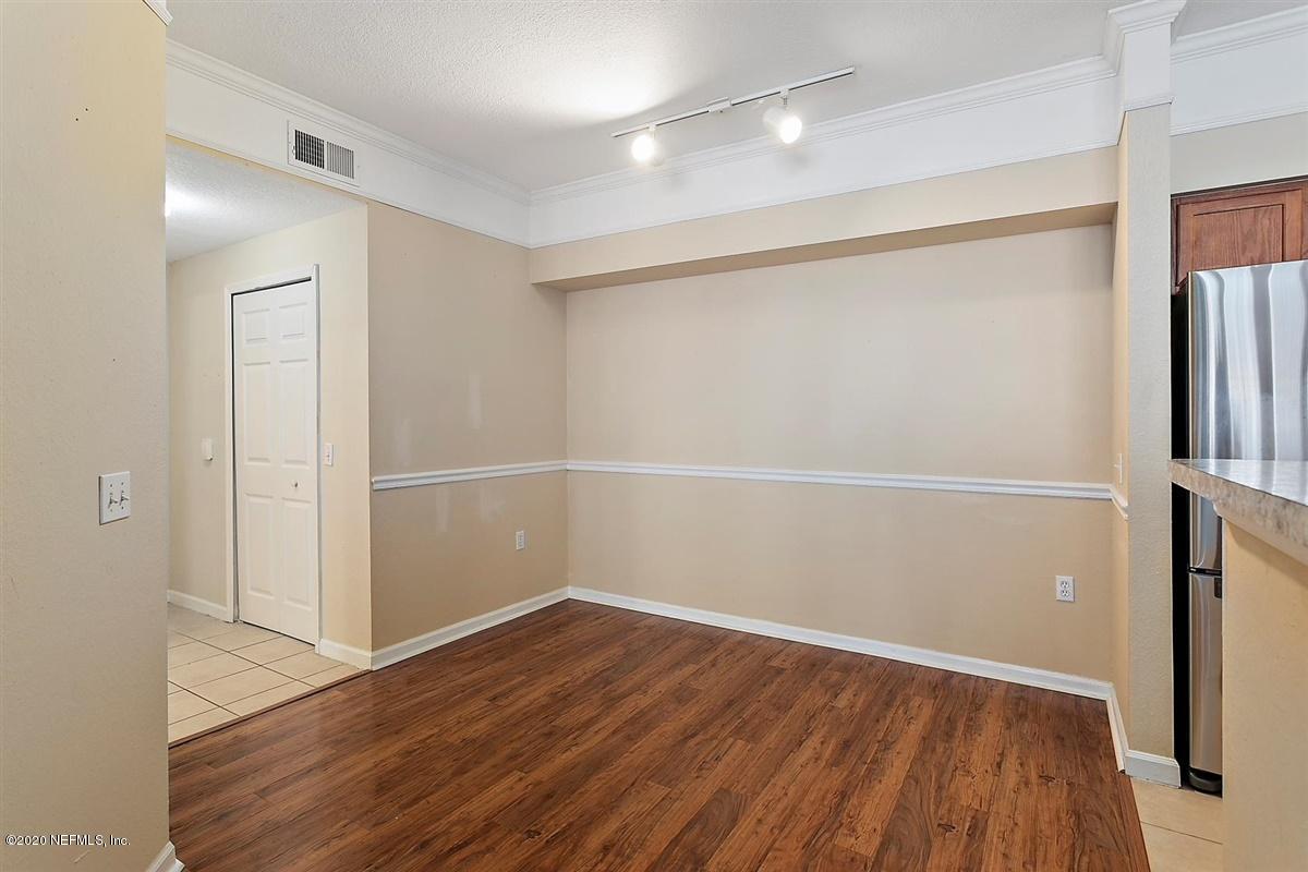 8550 Touchton Road, Unit 1323 Jacksonville, FL 32216 - Photo 5 of 25 05-Dining Area