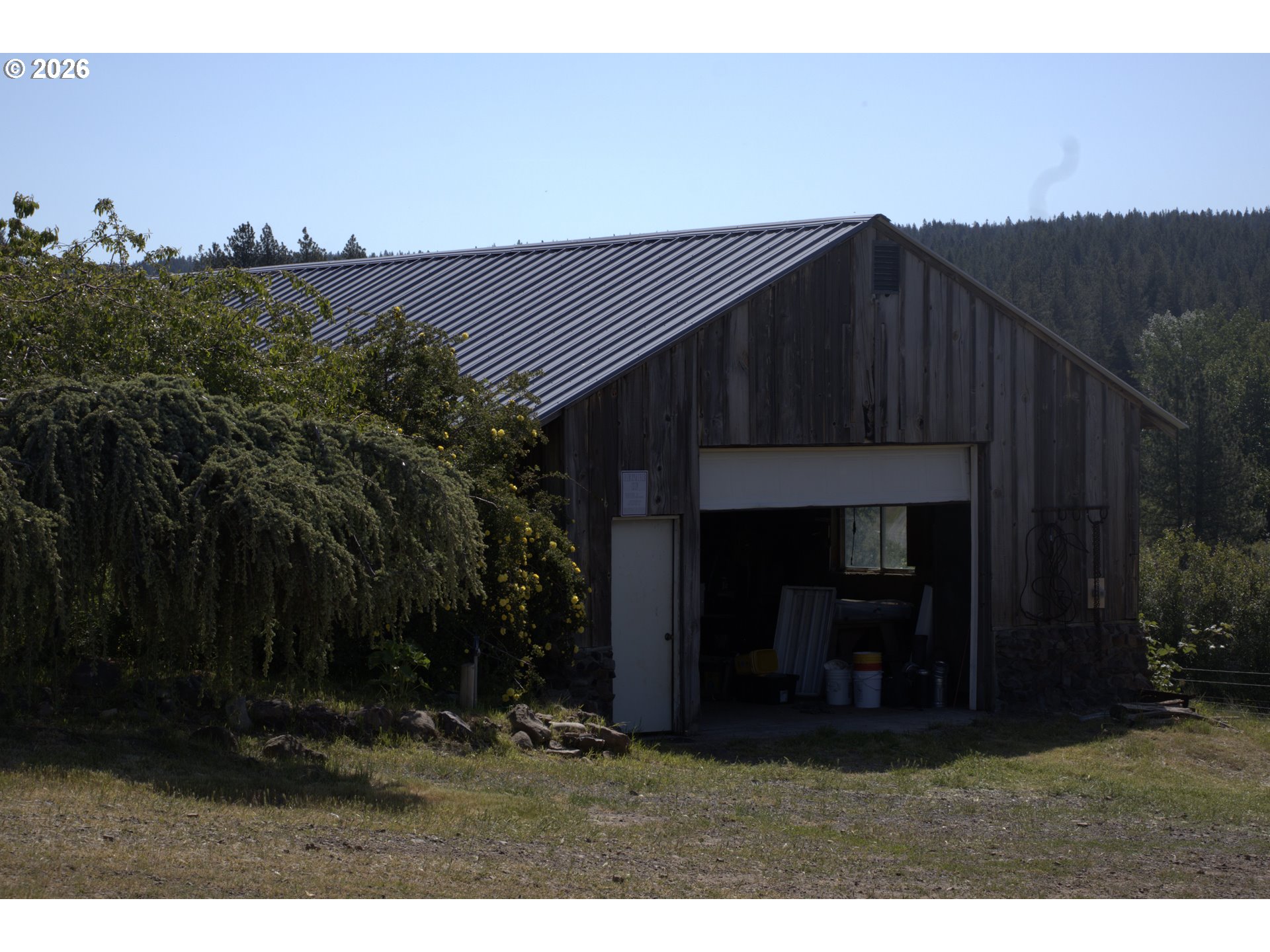 55821 Wildhorse Road Weston, OR 97886 - Photo 2 of 33 a view of a small yard