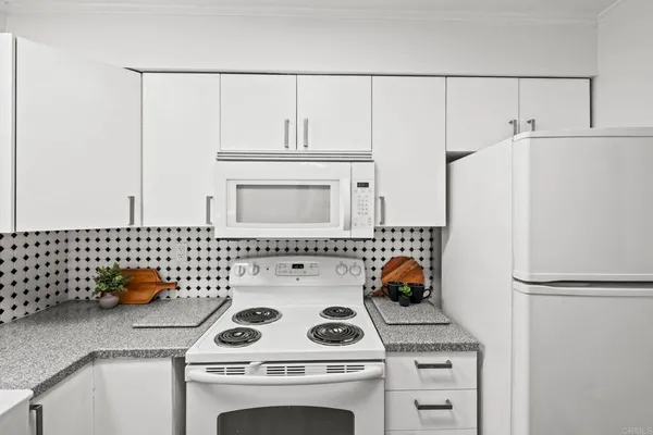 $635,000 | 2658 Worden Street, Unit 223, San Diego, CA 92110