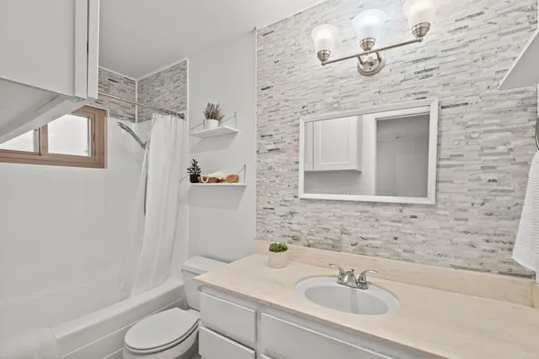 $635,000 | 2658 Worden Street, Unit 223, San Diego, CA 92110