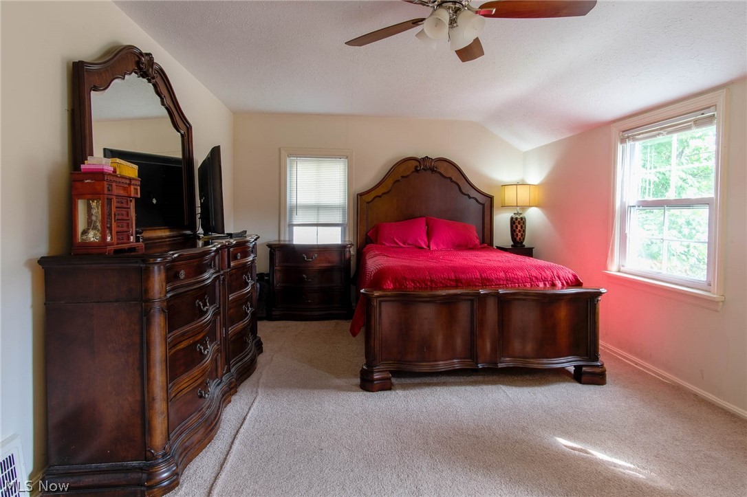 4305 Neville Road Cleveland, OH 44121 - Photo 7 of 13