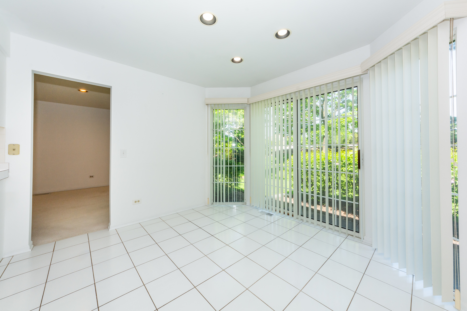 4510 Deer Trail Northbrook, IL 60062 - Photo 14 of 44 a view of a room with windows